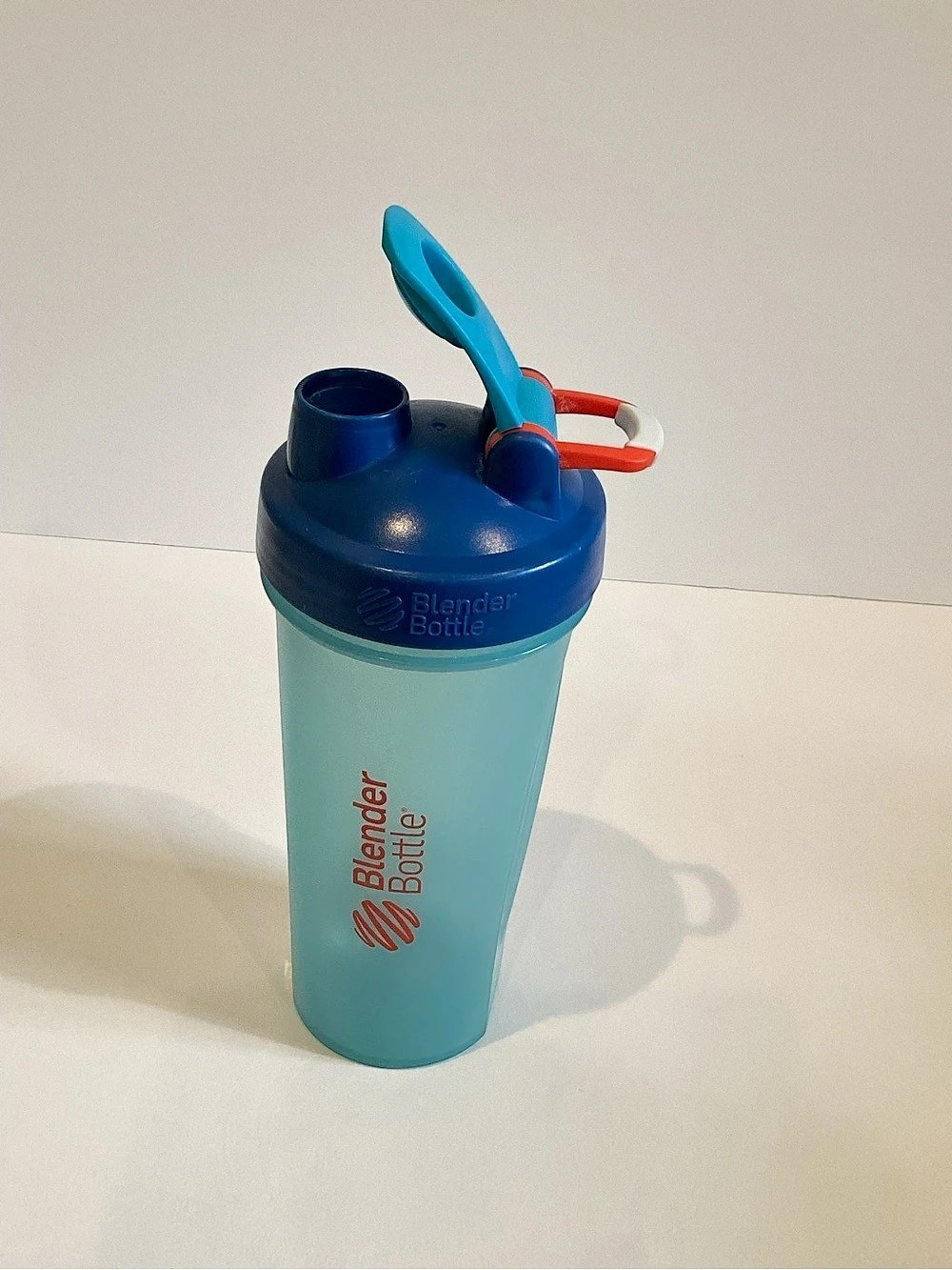 BlenderBottle Classic 28 oz Shaker Bottle in Blue & Green